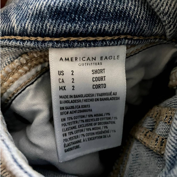 American Eagle-Mom‎ Jean-Light Wash-Size 2 Short-EUC - Picture 8 of 8